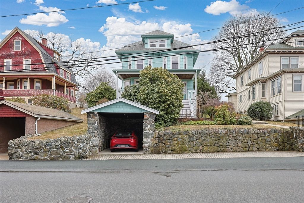 63 Walker Rd, Swampscott, MA 01907