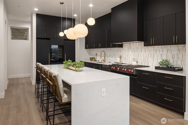 8243 W Mercer Way, Mercer Island, WA 98040