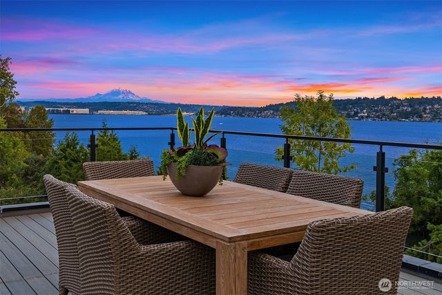 8243 W Mercer Way, Mercer Island, WA 98040