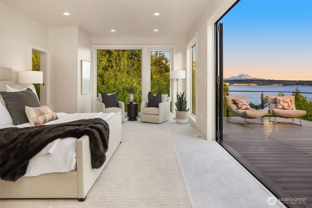 8243 W Mercer Way, Mercer Island, WA 98040