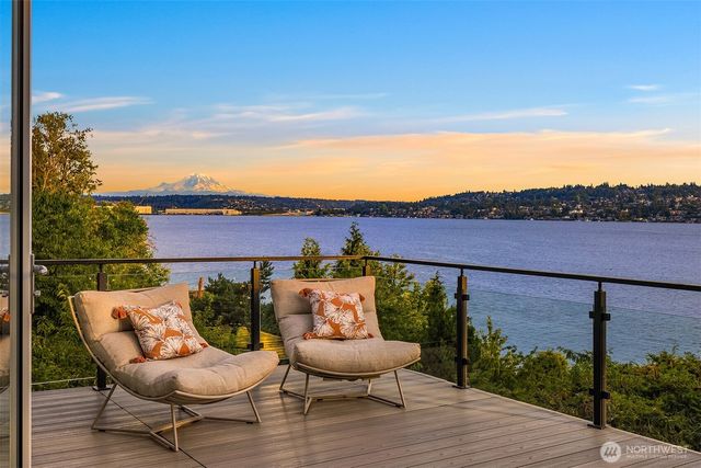 8243 W Mercer Way, Mercer Island, WA 98040