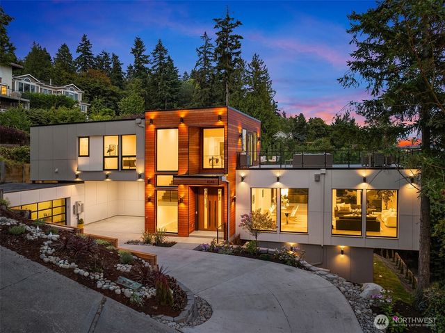 8243 W Mercer Way, Mercer Island, WA 98040