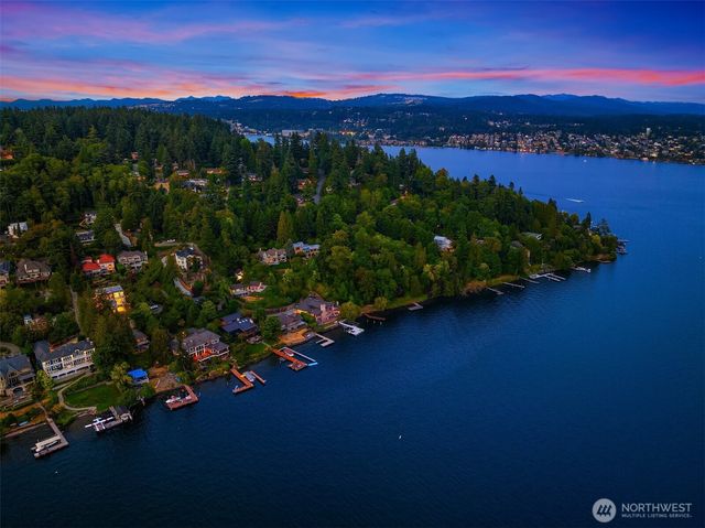 8243 W Mercer Way, Mercer Island, WA 98040