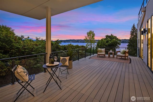 8243 W Mercer Way, Mercer Island, WA 98040