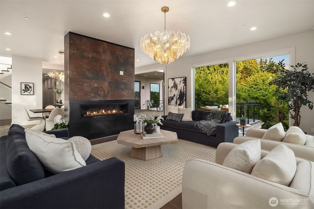 8243 W Mercer Way, Mercer Island, WA 98040