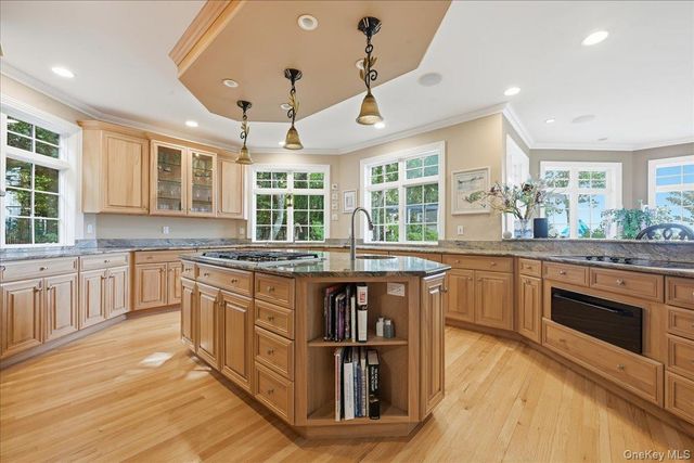 14 Woodcock Lane, Old Field, NY 11733