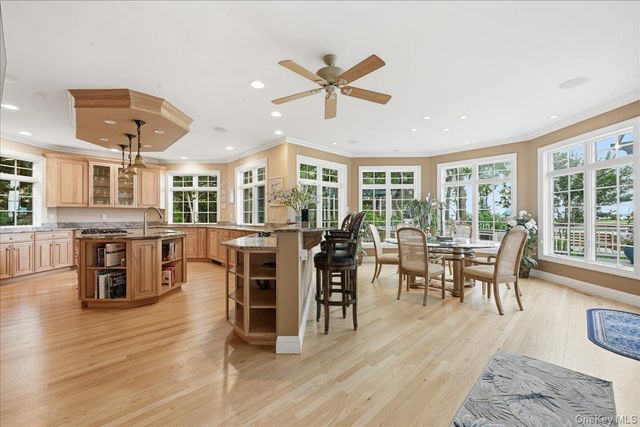14 Woodcock Lane, Old Field, NY 11733