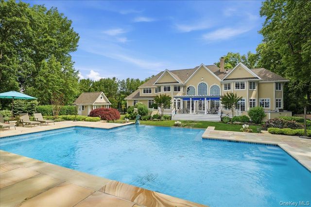 14 Woodcock Lane, Old Field, NY 11733