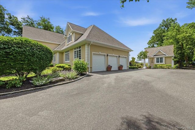 14 Woodcock Lane, Old Field, NY 11733