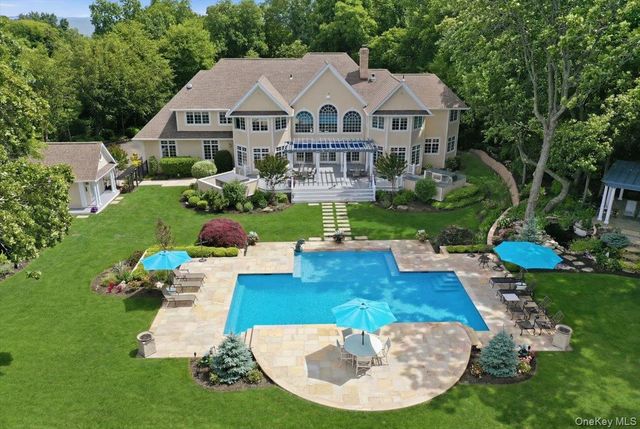 14 Woodcock Lane, Old Field, NY 11733