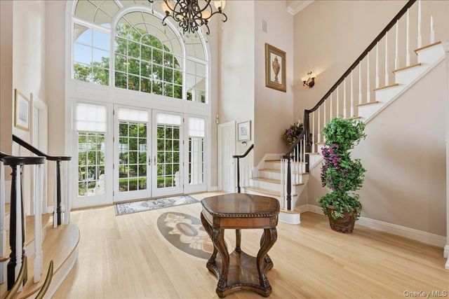 14 Woodcock Lane, Old Field, NY 11733