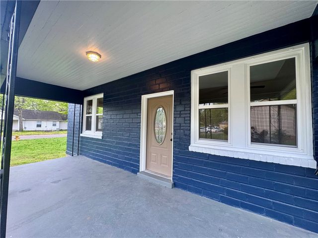 1201 N Boston Place, Russellville, AR 72801