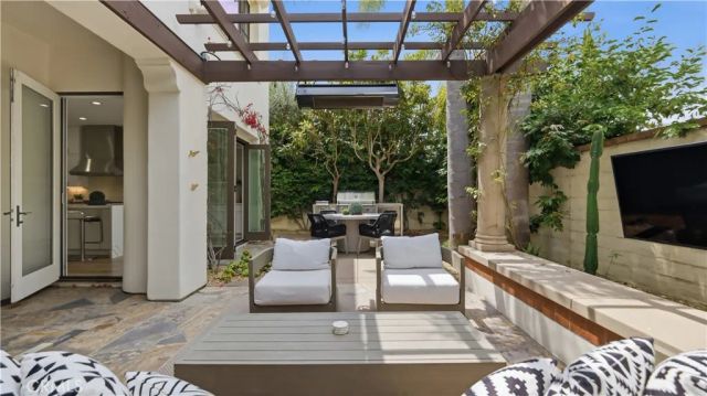 26 Sidney Bay Drive, Newport Coast, CA 92657