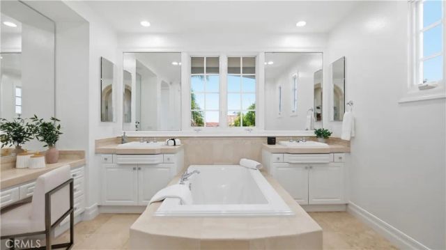 26 Sidney Bay Drive, Newport Coast, CA 92657