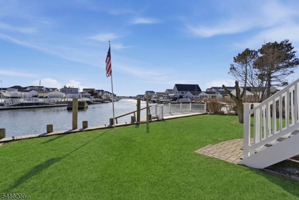 154 N Spinnaker Dr, Little Egg Harbor Twp., NJ 08087
