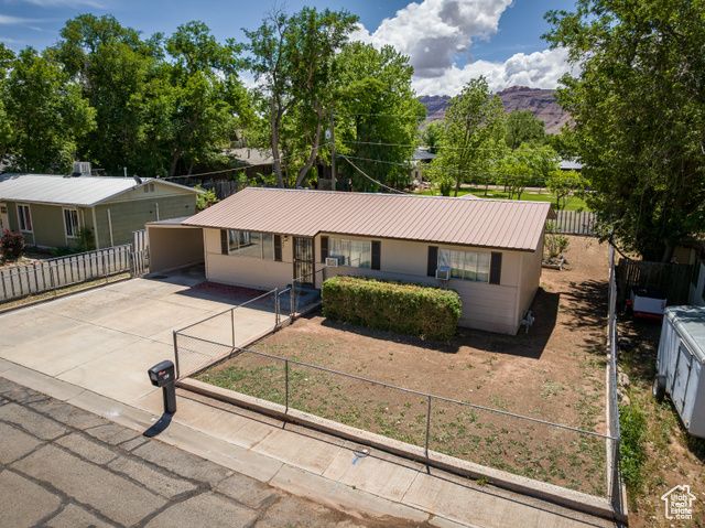 527 W PALISADE DR, Moab, UT 84532