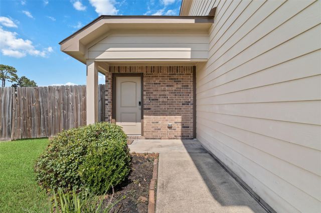 13070 Lake Conroe Bay Road, Willis, TX 77318