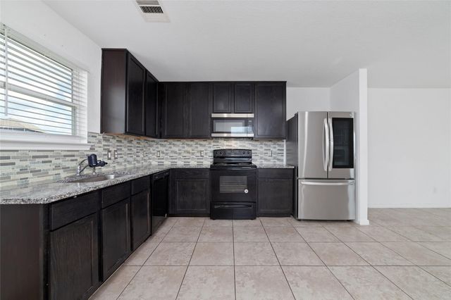 13070 Lake Conroe Bay Road, Willis, TX 77318