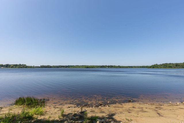 24 Saddle Drive, Bridgewater, MA 02324