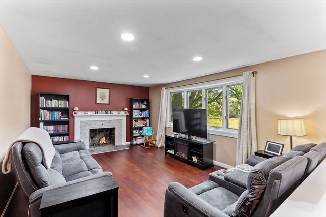 24 Saddle Drive, Bridgewater, MA 02324
