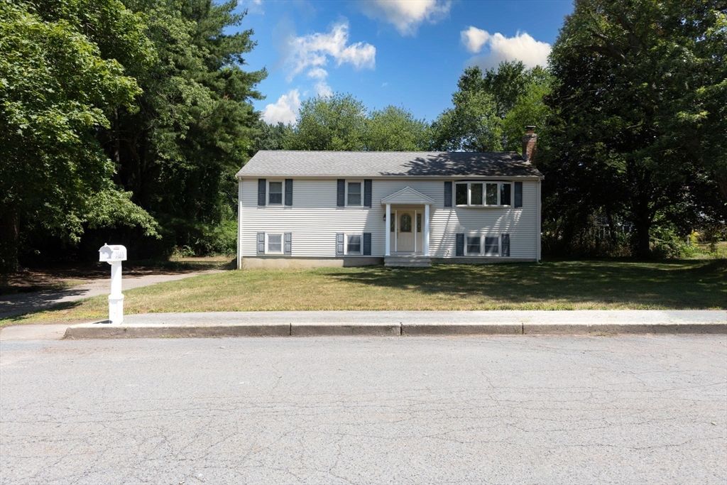 24 Saddle Drive, Bridgewater, MA 02324