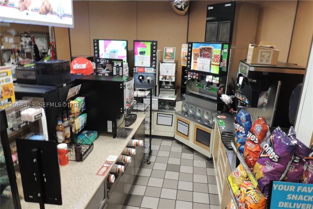 XYZ Taft St, Pembroke Pines, FL 33026