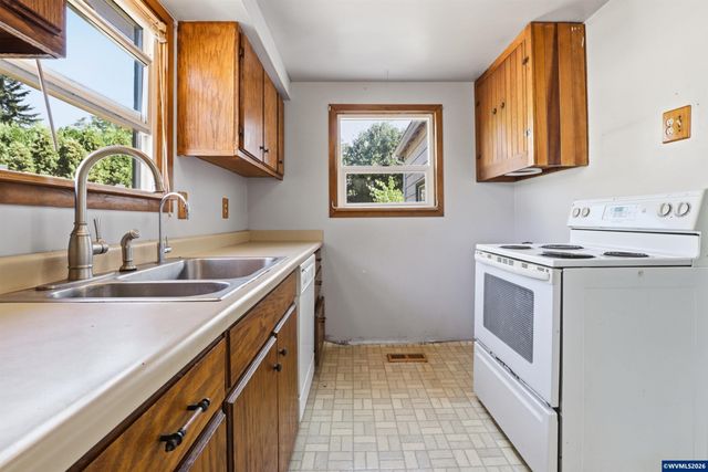 687 N Jefferson St, Lafayette, OR 97127