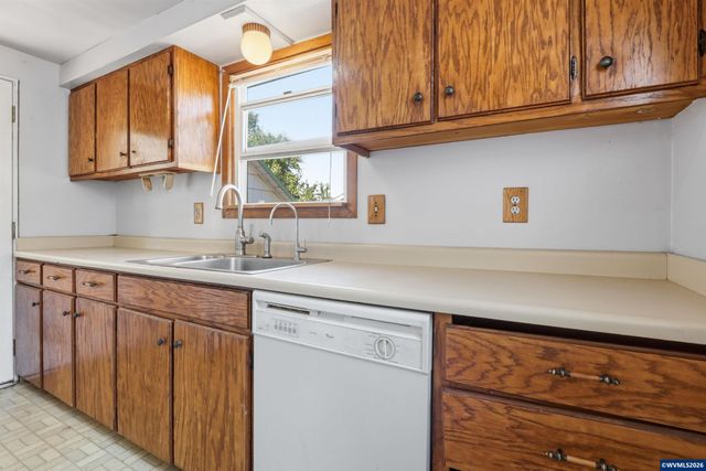 687 N Jefferson St, Lafayette, OR 97127