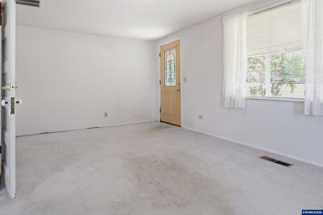 687 N Jefferson St, Lafayette, OR 97127