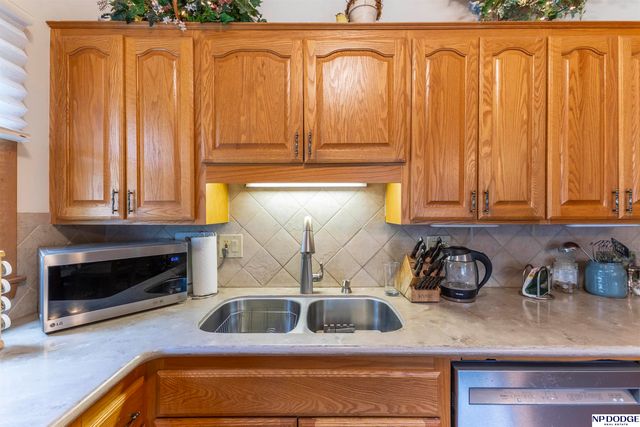 7219 Park Crest Drive, La Vista, NE 68128