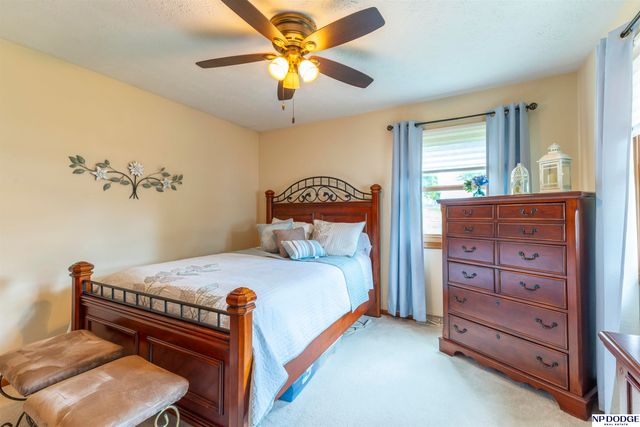 7219 Park Crest Drive, La Vista, NE 68128