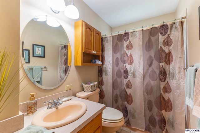 7219 Park Crest Drive, La Vista, NE 68128