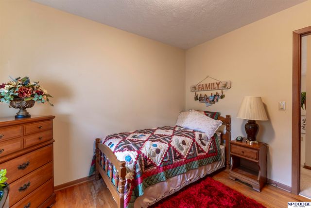 7219 Park Crest Drive, La Vista, NE 68128