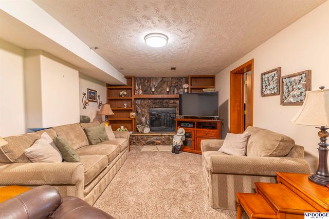7219 Park Crest Drive, La Vista, NE 68128