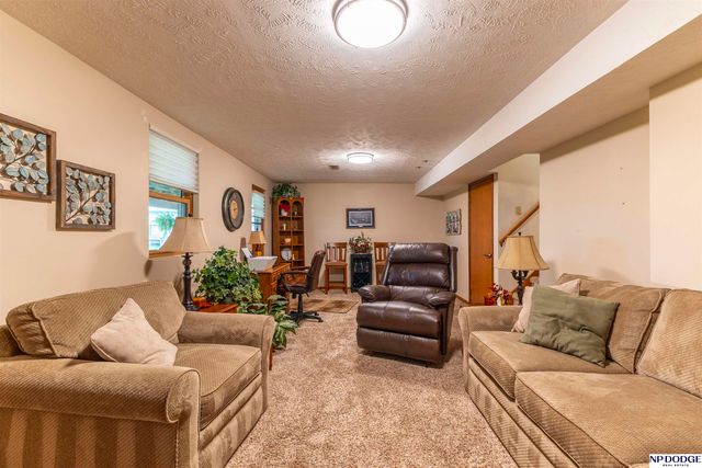 7219 Park Crest Drive, La Vista, NE 68128