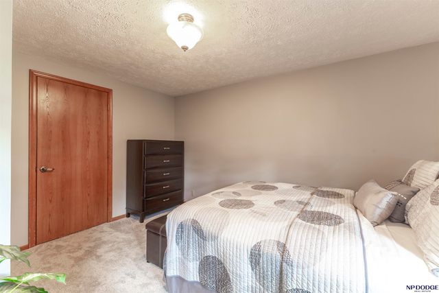 7219 Park Crest Drive, La Vista, NE 68128