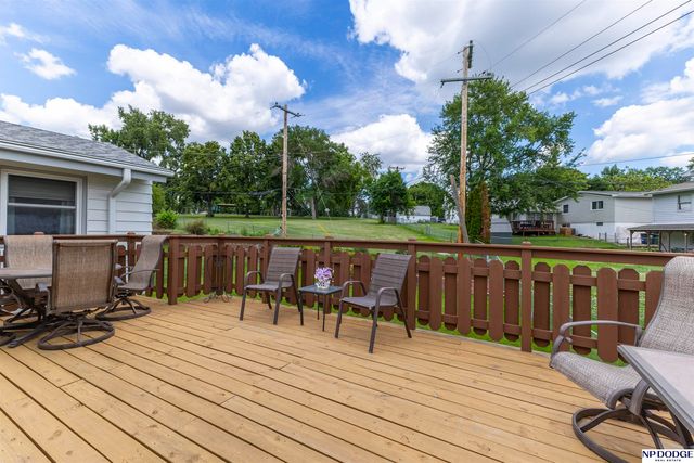 7219 Park Crest Drive, La Vista, NE 68128