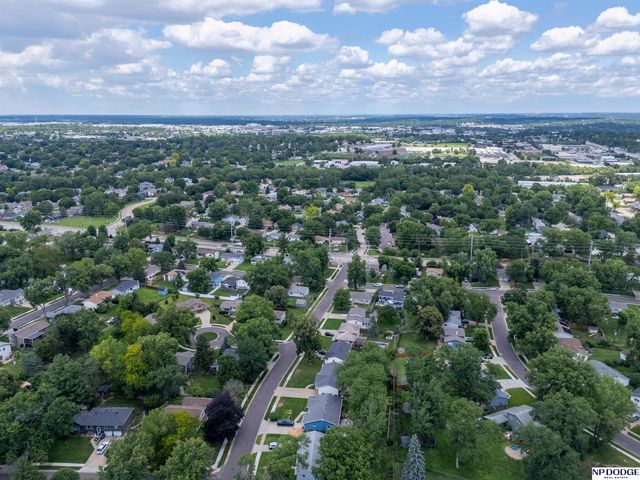 7219 Park Crest Drive, La Vista, NE 68128