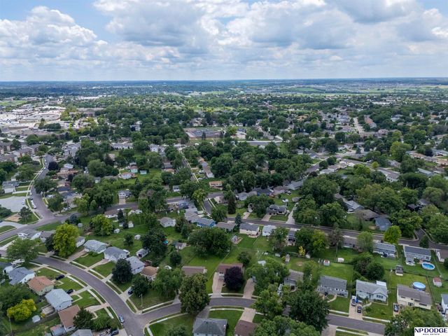 7219 Park Crest Drive, La Vista, NE 68128