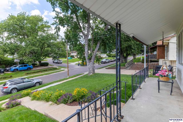 7219 Park Crest Drive, La Vista, NE 68128