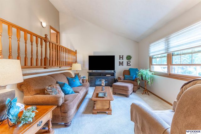 7219 Park Crest Drive, La Vista, NE 68128