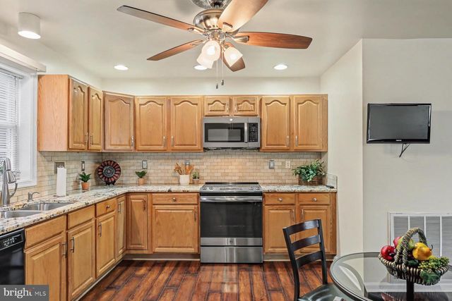 112 HOLLY HILLS DR, Harrisburg, PA 17110