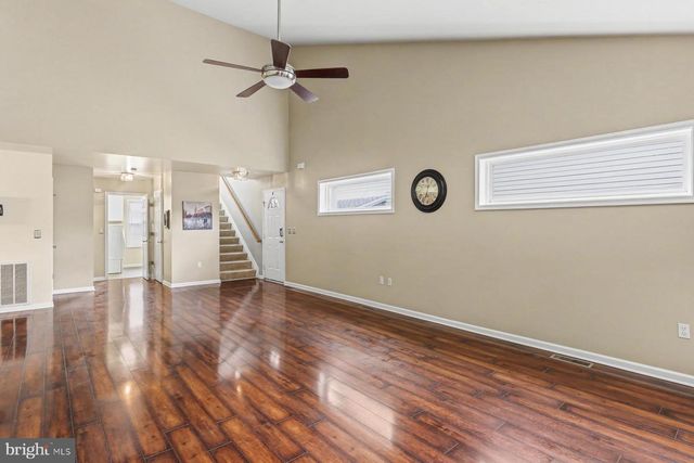 112 HOLLY HILLS DR, Harrisburg, PA 17110