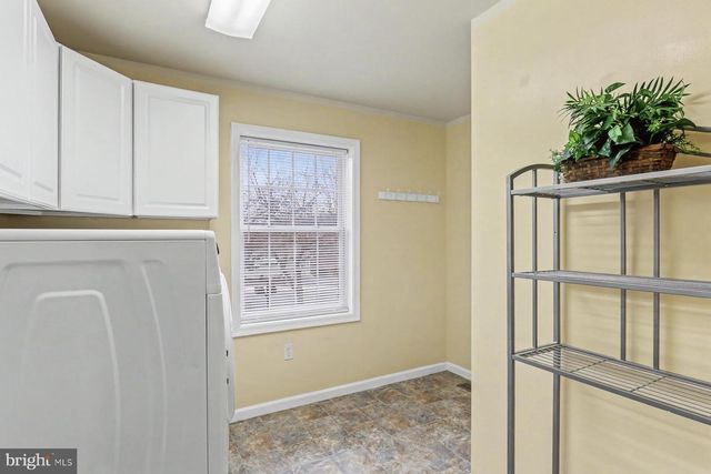 112 HOLLY HILLS DR, Harrisburg, PA 17110