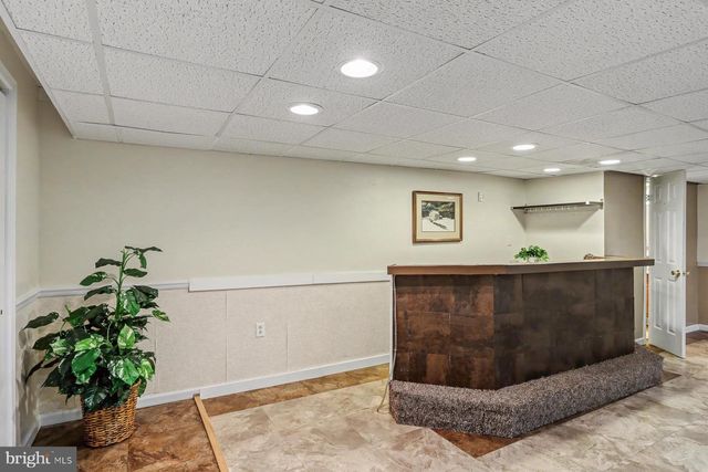 112 HOLLY HILLS DR, Harrisburg, PA 17110