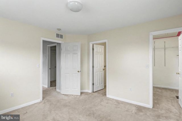 112 HOLLY HILLS DR, Harrisburg, PA 17110