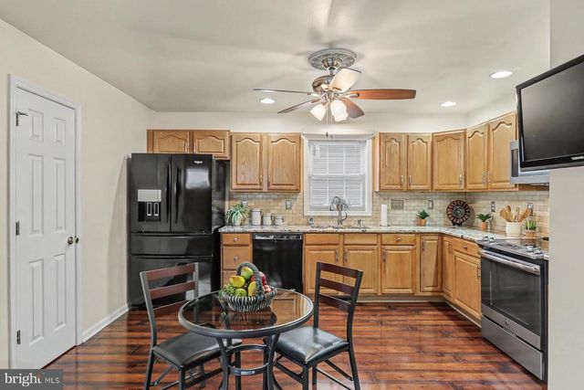 112 HOLLY HILLS DR, Harrisburg, PA 17110