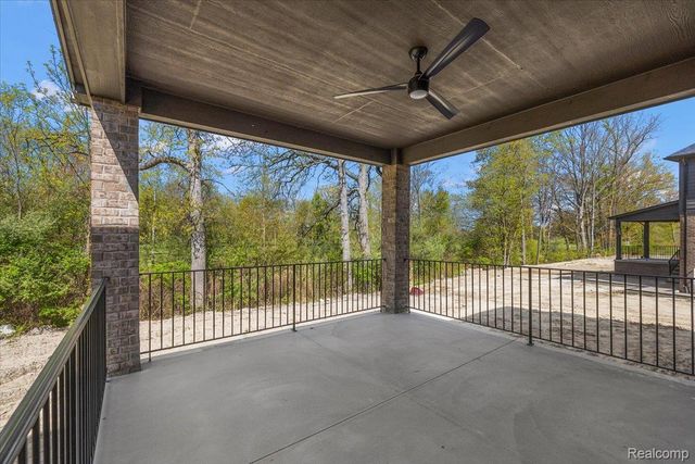 50419 Arcadia Drive, Macomb Township, MI 48042