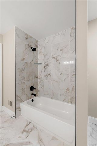 50419 Arcadia Drive, Macomb Township, MI 48042