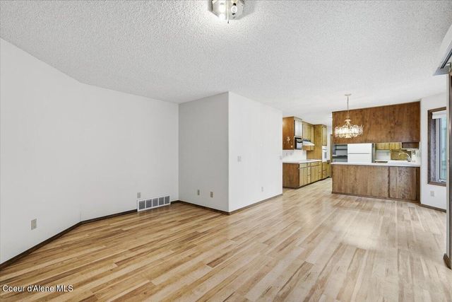 8931 N Davis Cir, Hayden, ID 83835